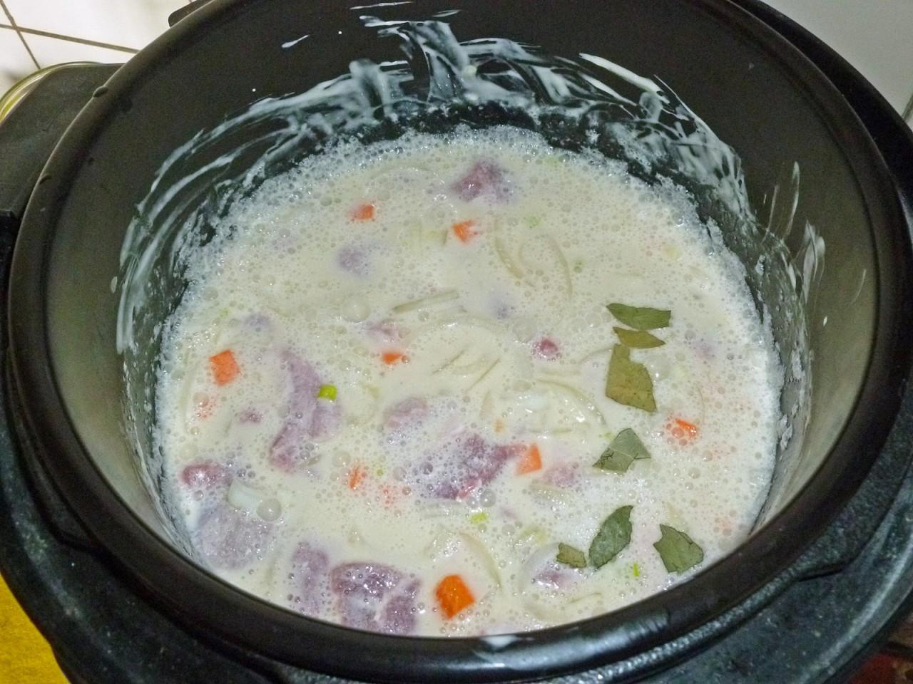 Шаг 9 приготовления Мясо тушеное в мультиварке скороварке