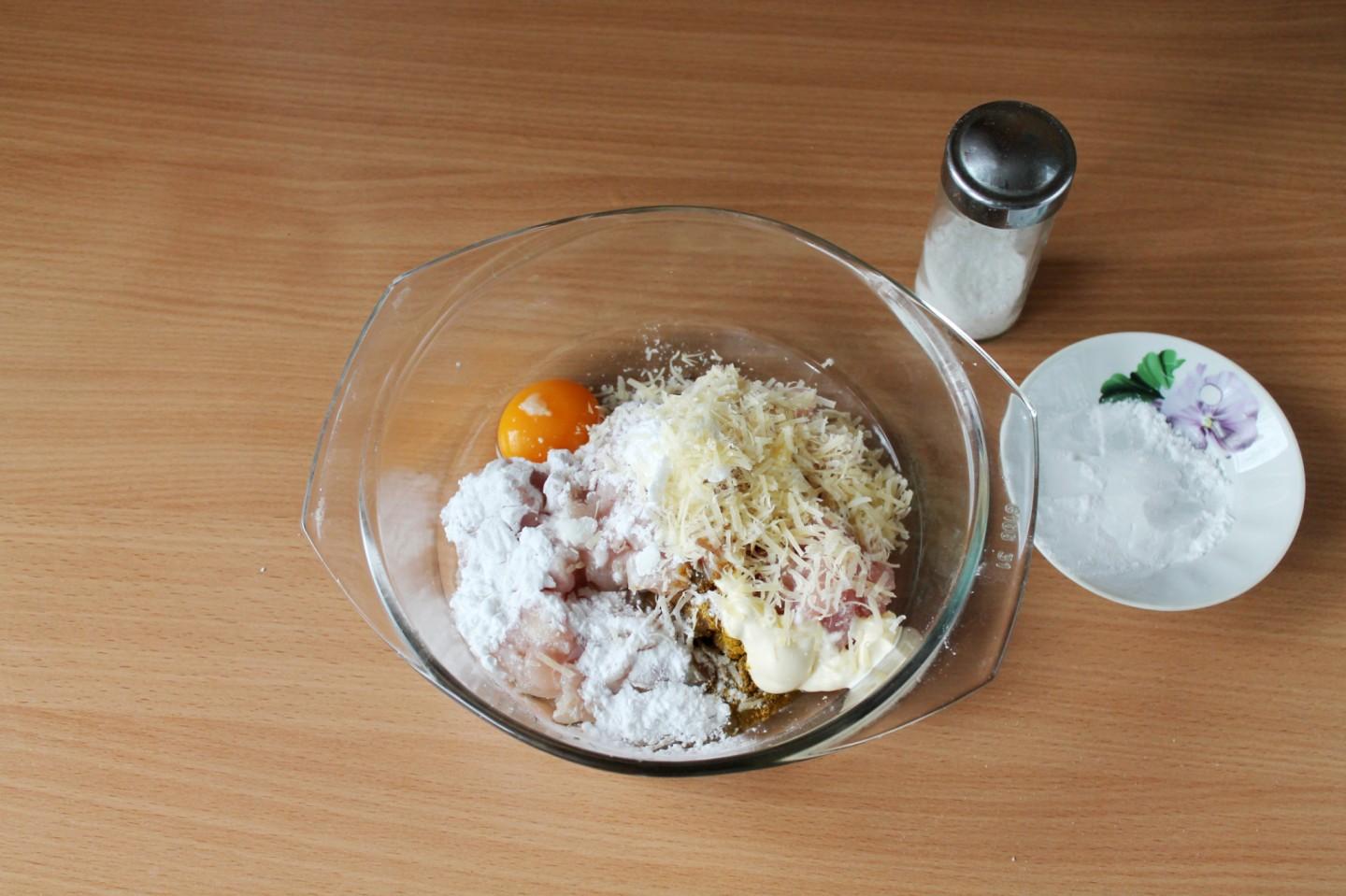 Шаг 3 приготовления Котлеты из куриной грудки с сыром