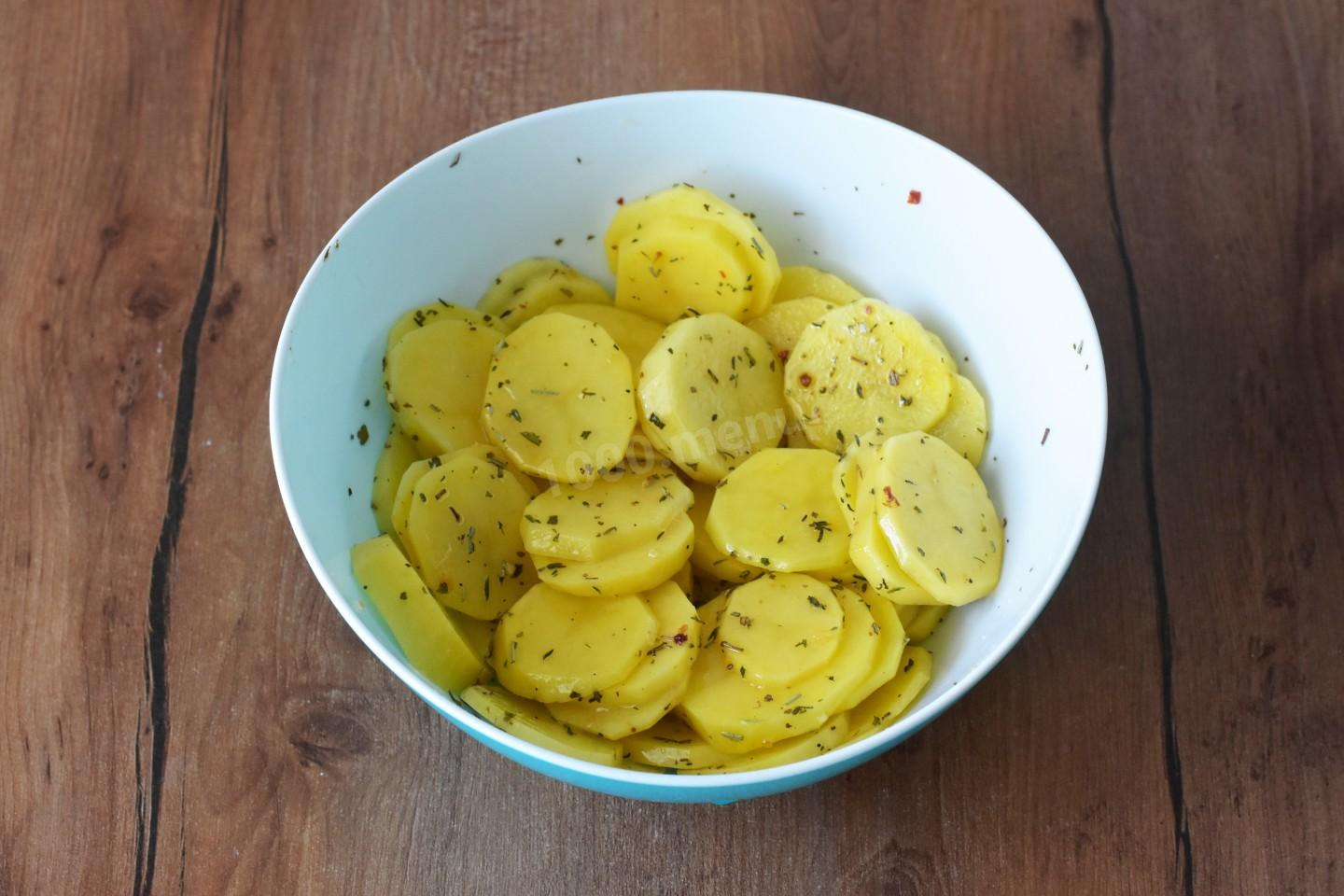Шаг 2 приготовления Мясо по французски в духовке из фарша