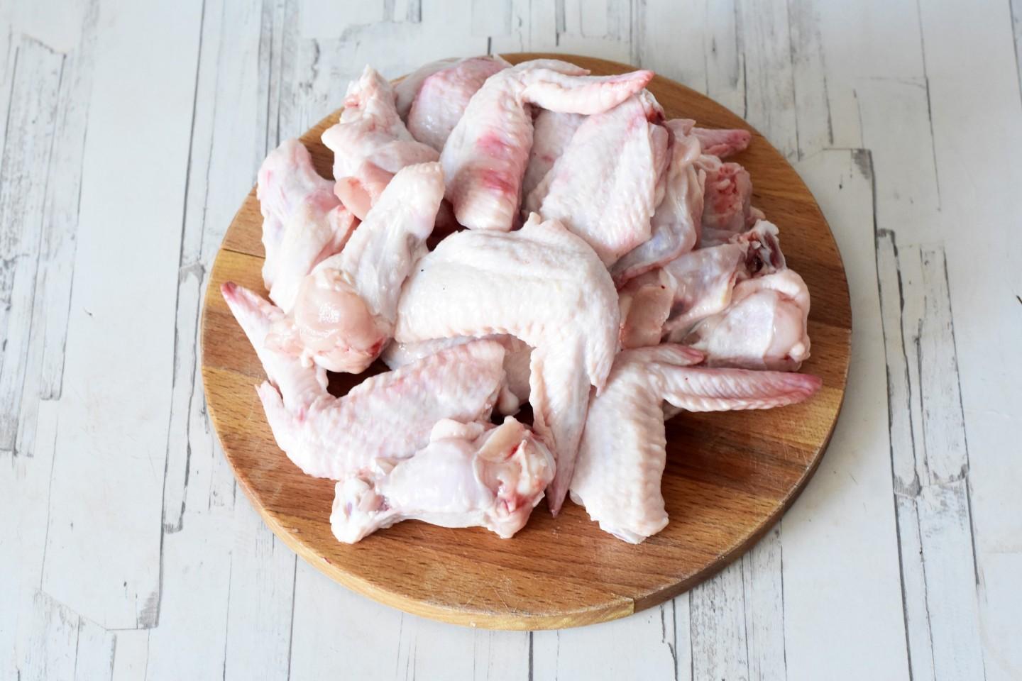 Шаг 2 приготовления Куриные крылышки в панировке в духовке хрустящие