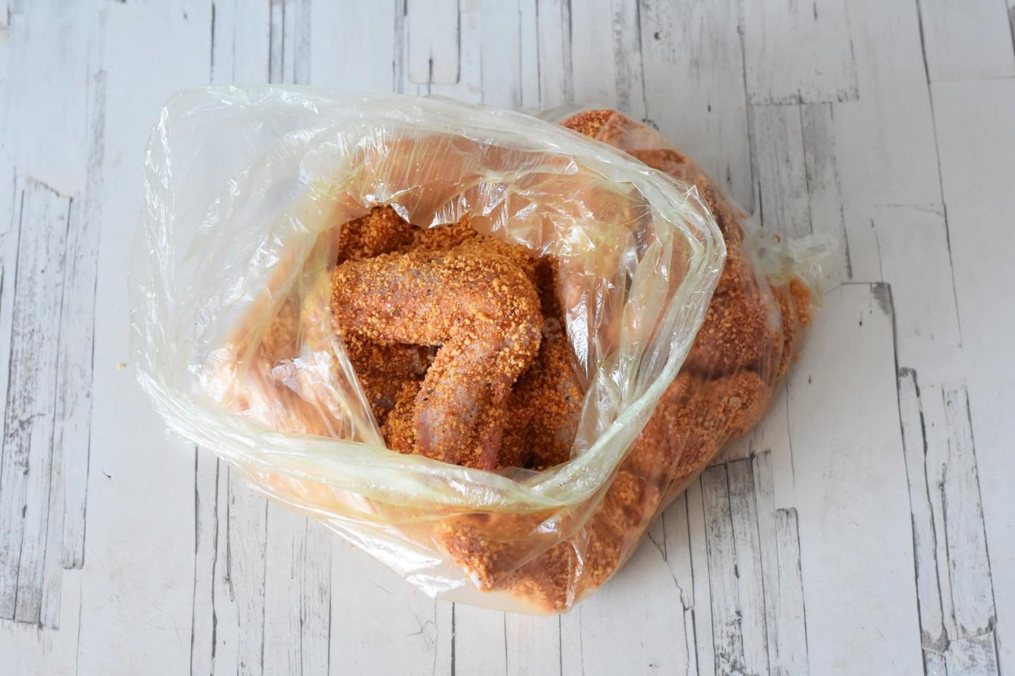 Шаг 6 приготовления Куриные крылышки в панировке в духовке хрустящие
