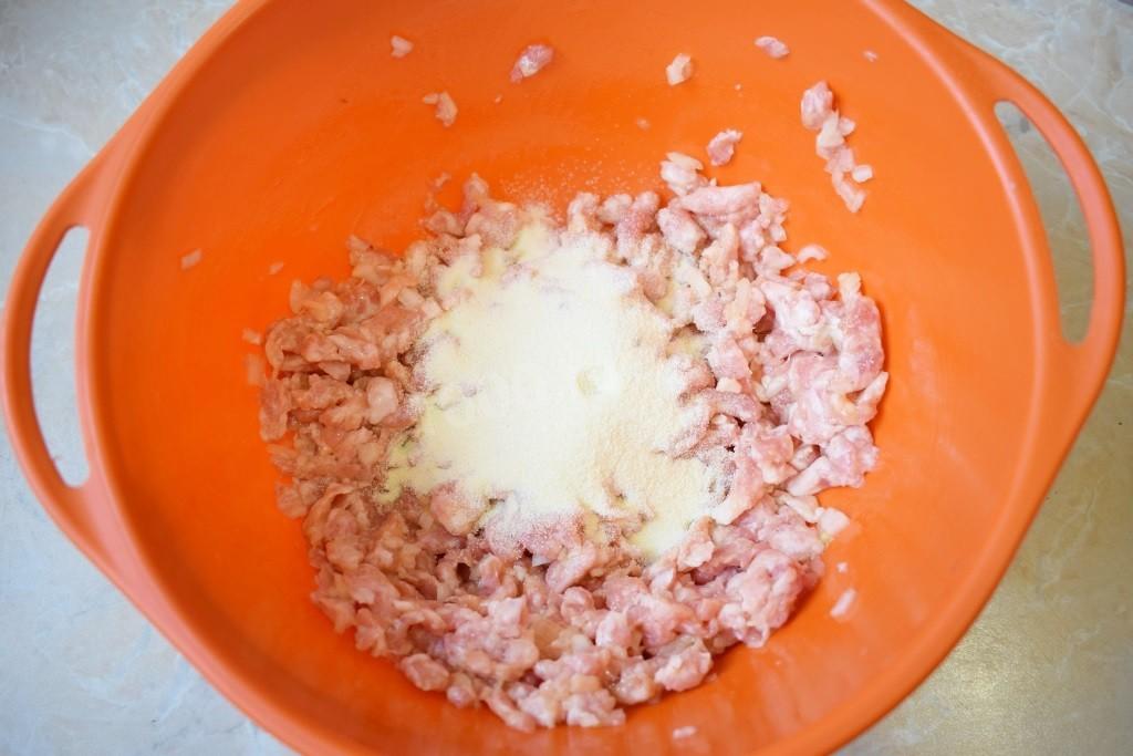 Шаг 4 приготовления Мясные шарики в духовке из фарша