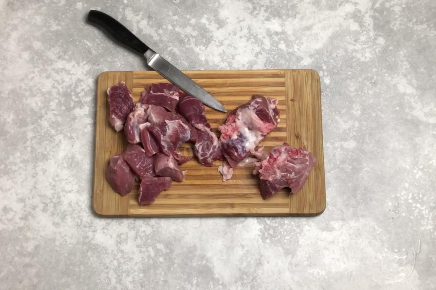 Шаг 2 приготовления Картошка с мясом в рукаве в духовке