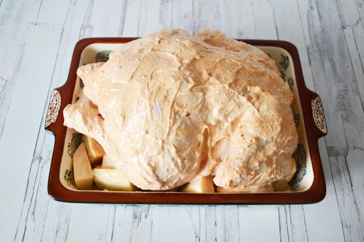 Шаг 10 приготовления Курица целиком с картошкой в духовке с хрустящей корочкой