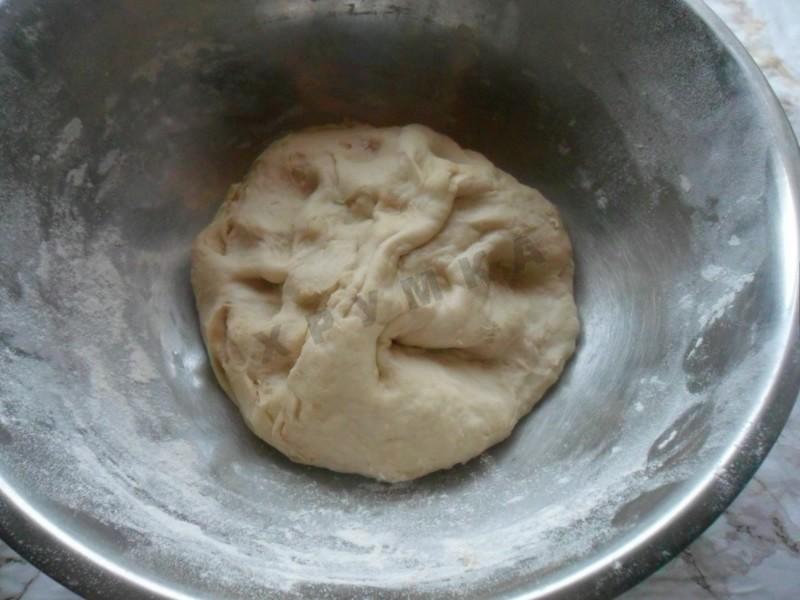 Шаг 3 приготовления Жареные пирожки с рисом яйцом и луком зеленым