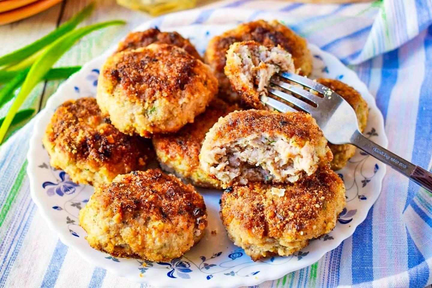 Шаг 9 приготовления Котлеты из фарша с манкой