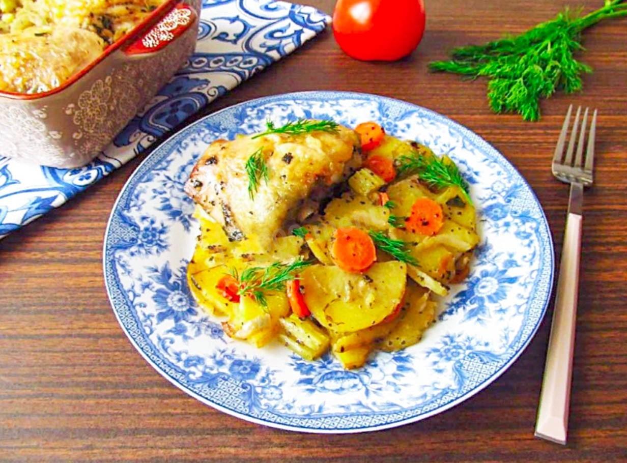 Обложка рецепта Курица с картошкой, луком и морковью в духовке под фольгой