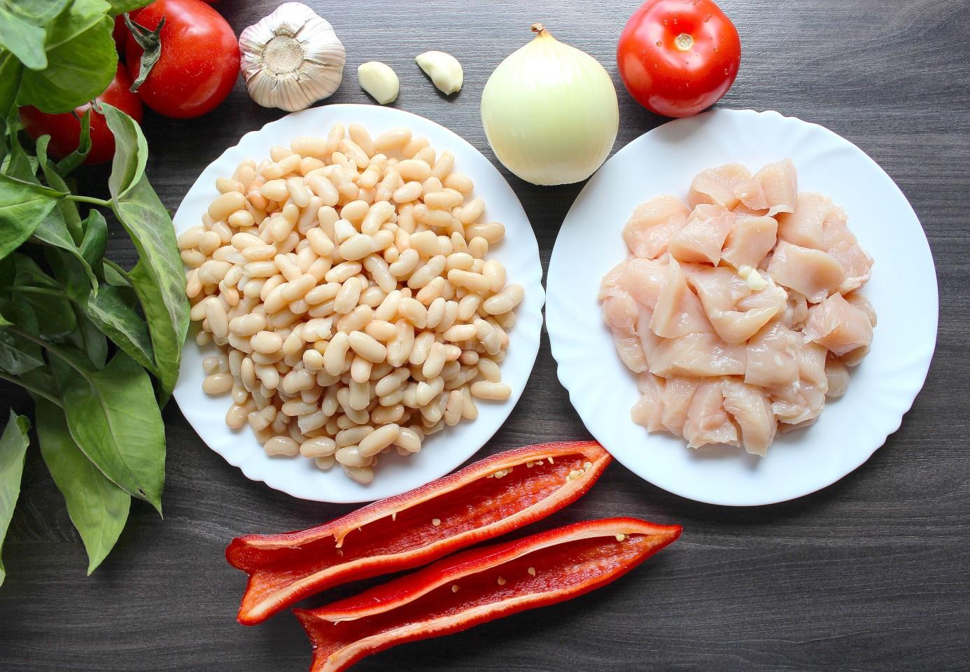 Шаг 2 приготовления Куриная грудка с фасолью