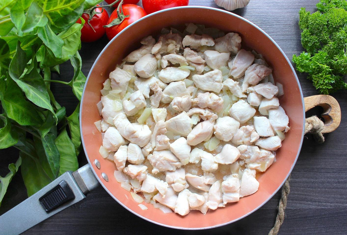 Шаг 6 приготовления Куриная грудка с фасолью