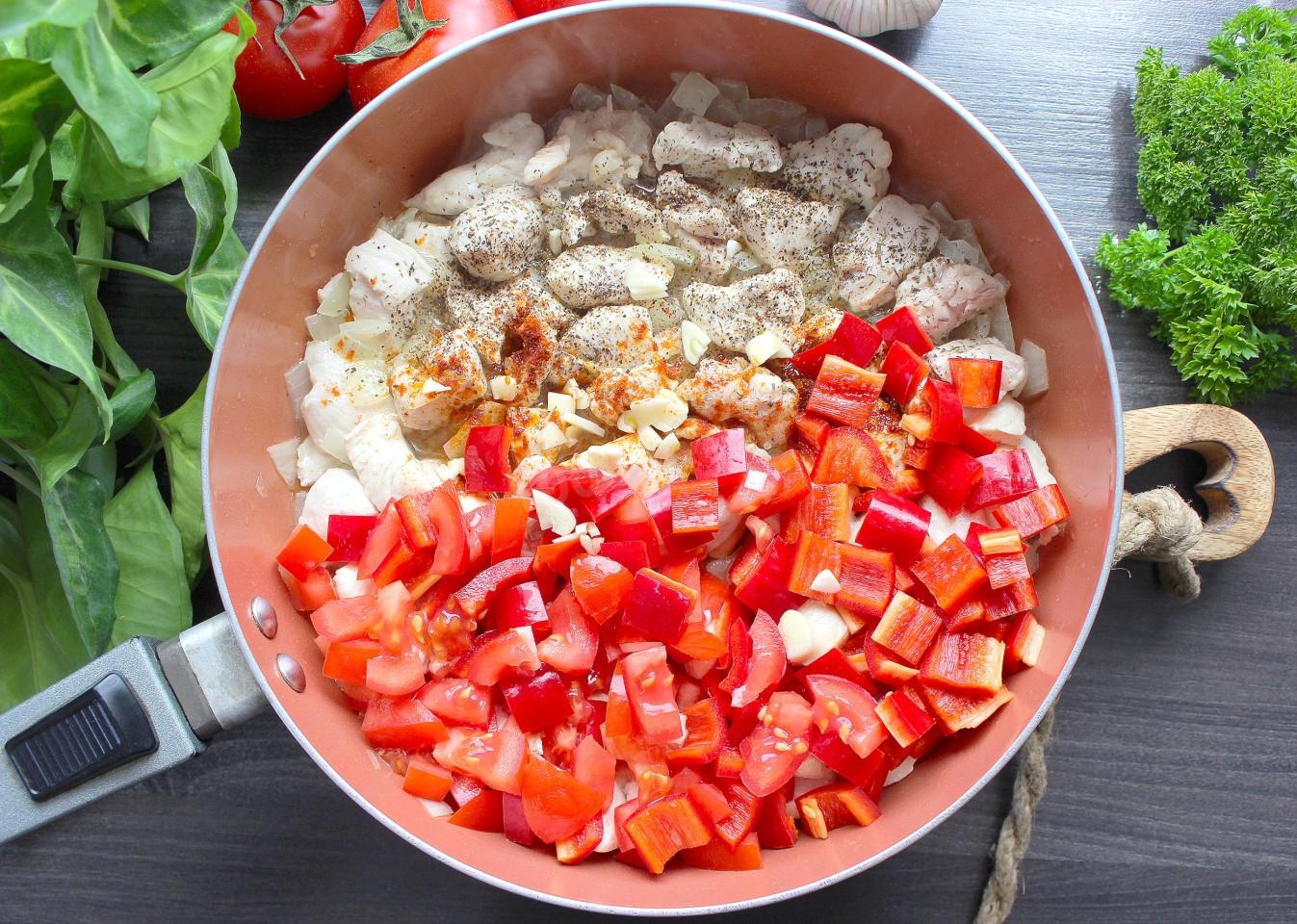 Шаг 7 приготовления Куриная грудка с фасолью