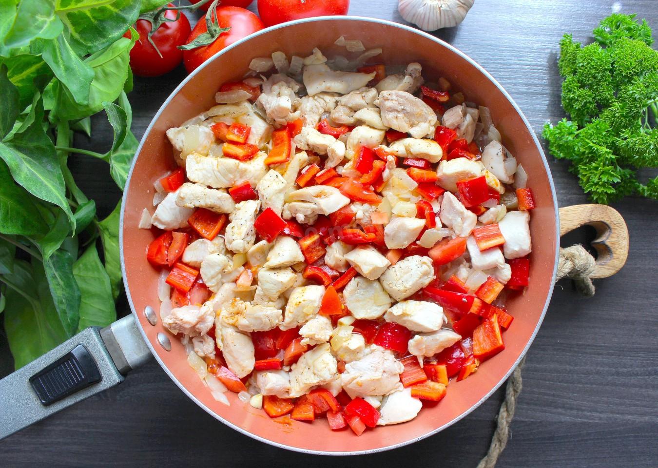 Шаг 8 приготовления Куриная грудка с фасолью