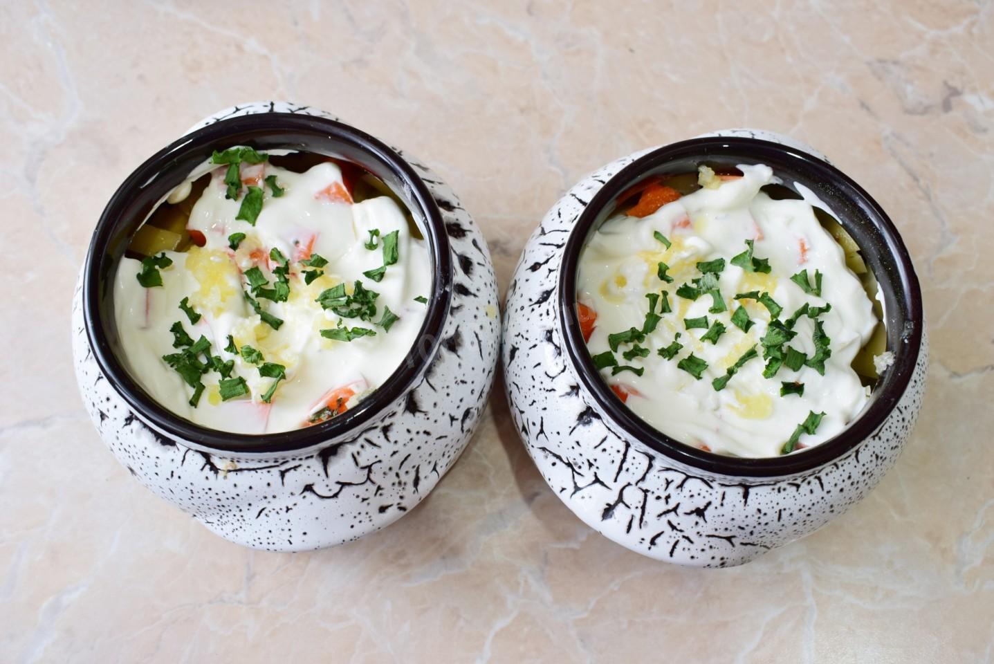 Шаг 8 приготовления Жаркое в горшочках в духовке с мясом