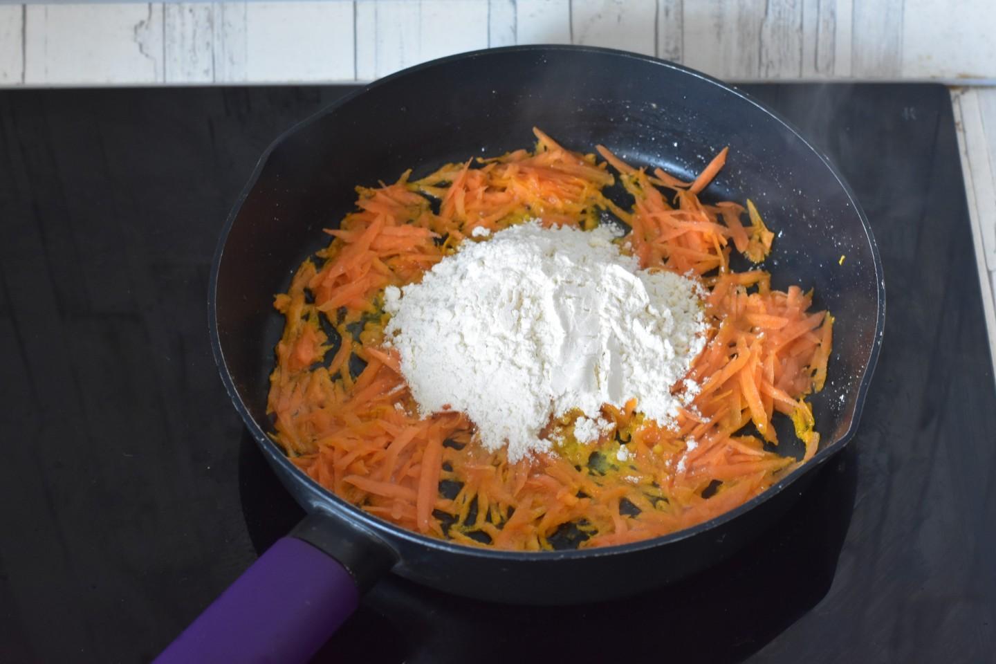 Шаг 11 приготовления Мясные тефтели с рисом с подливкой