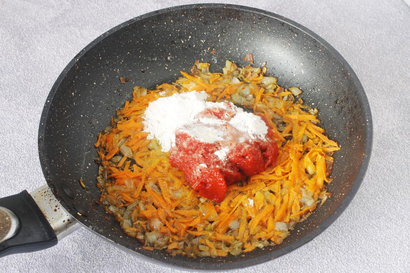 Шаг 10 приготовления Куриные биточки в духовке с подливкой