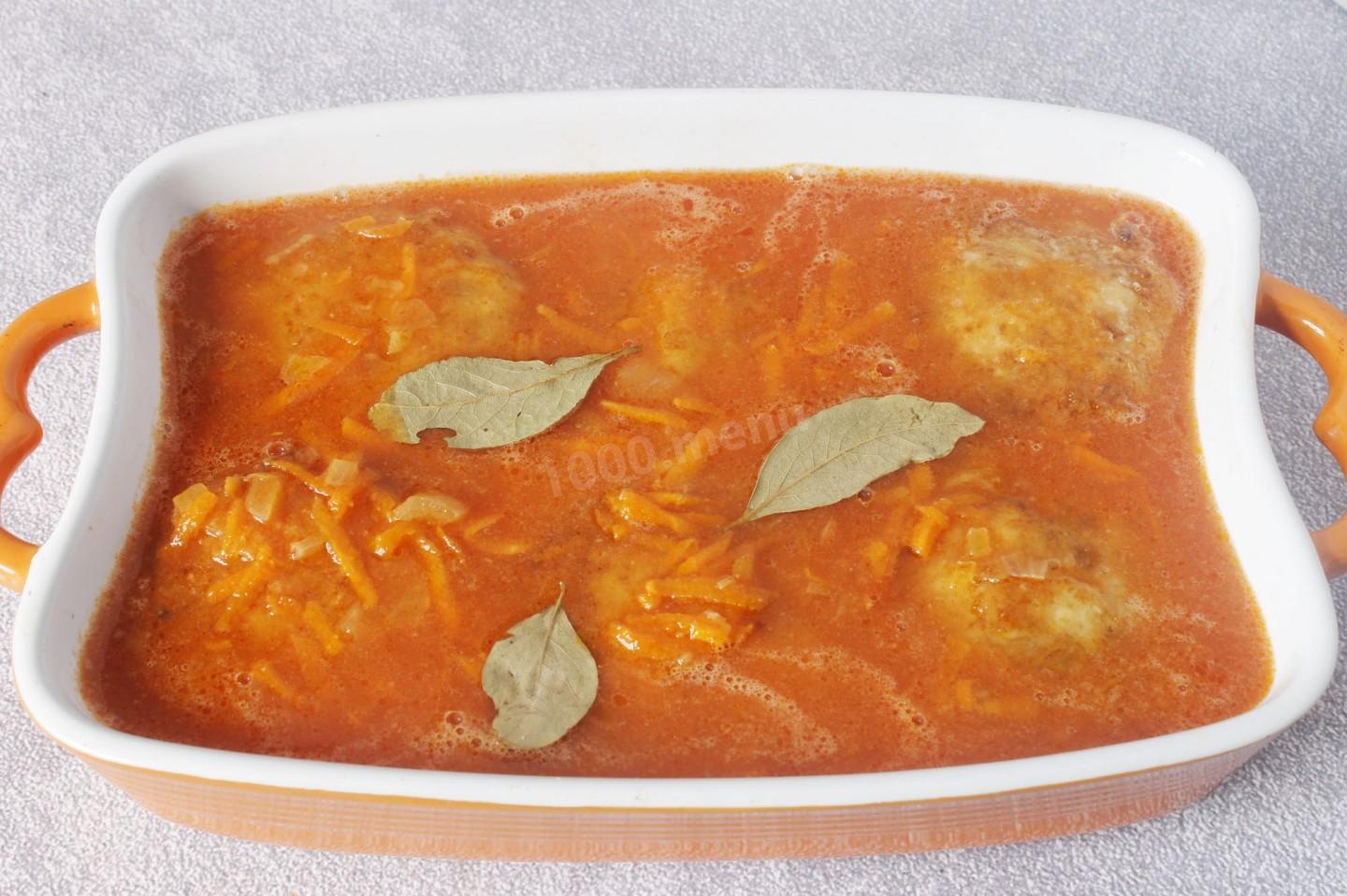 Шаг 12 приготовления Куриные биточки в духовке с подливкой
