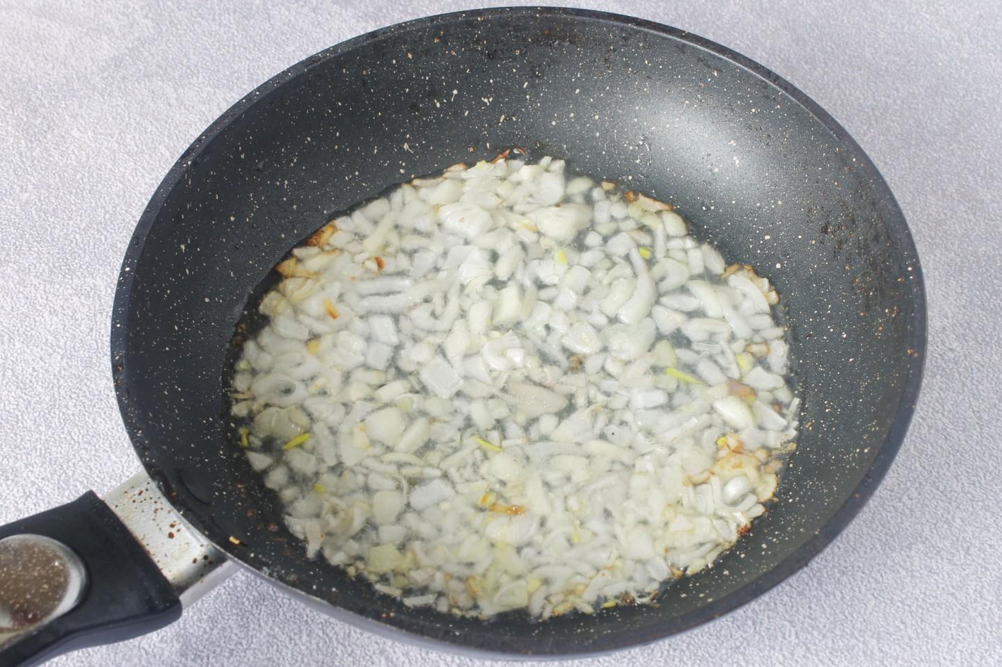 Шаг 8 приготовления Куриные биточки в духовке с подливкой