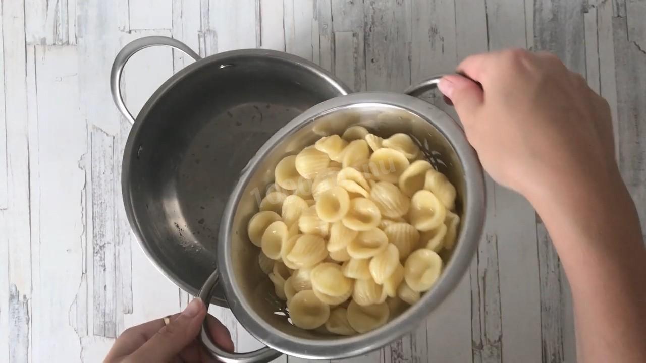 Шаг 5 приготовления Макароны с творогом