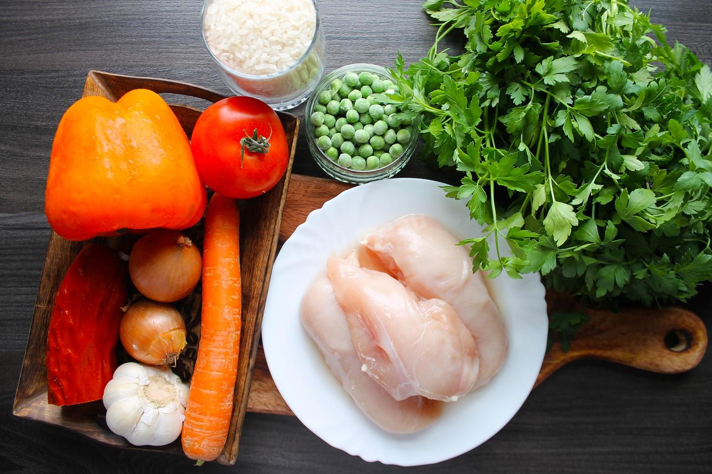 Шаг 1 приготовления Паэлья с курицей