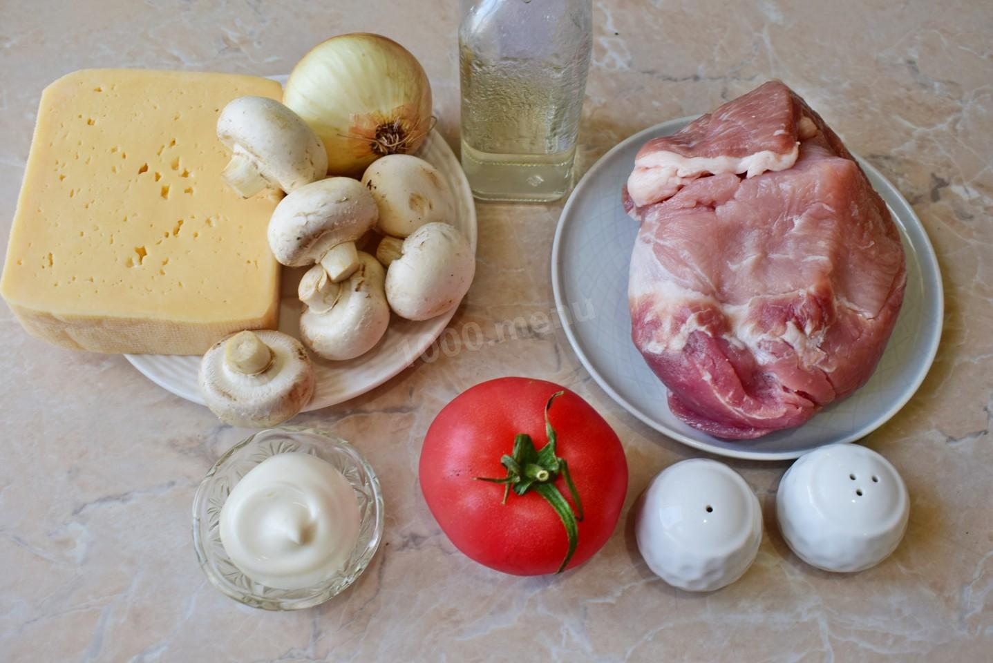 Шаг 1 приготовления Мясо по французски на сковороде с картошкой свинина