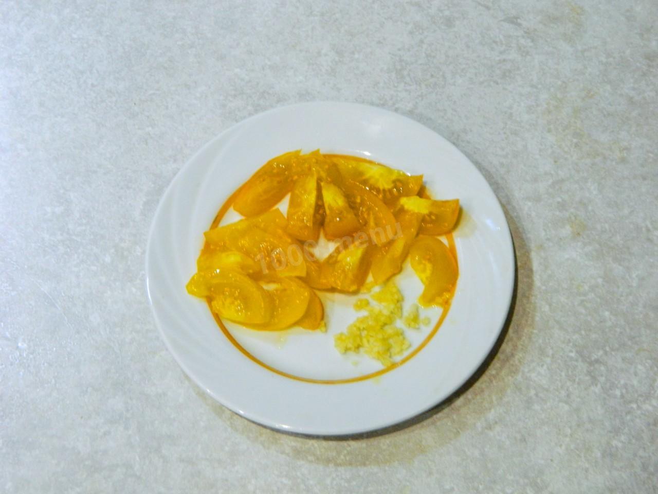 Шаг 6 приготовления Куриное филе в муке на сковороде