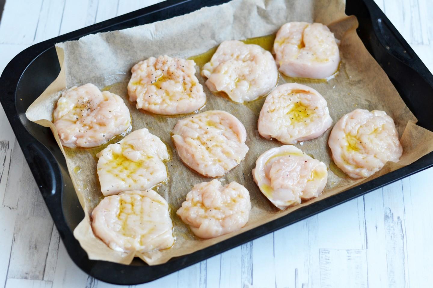 Шаг 5 приготовления Куриные медальоны в духовке