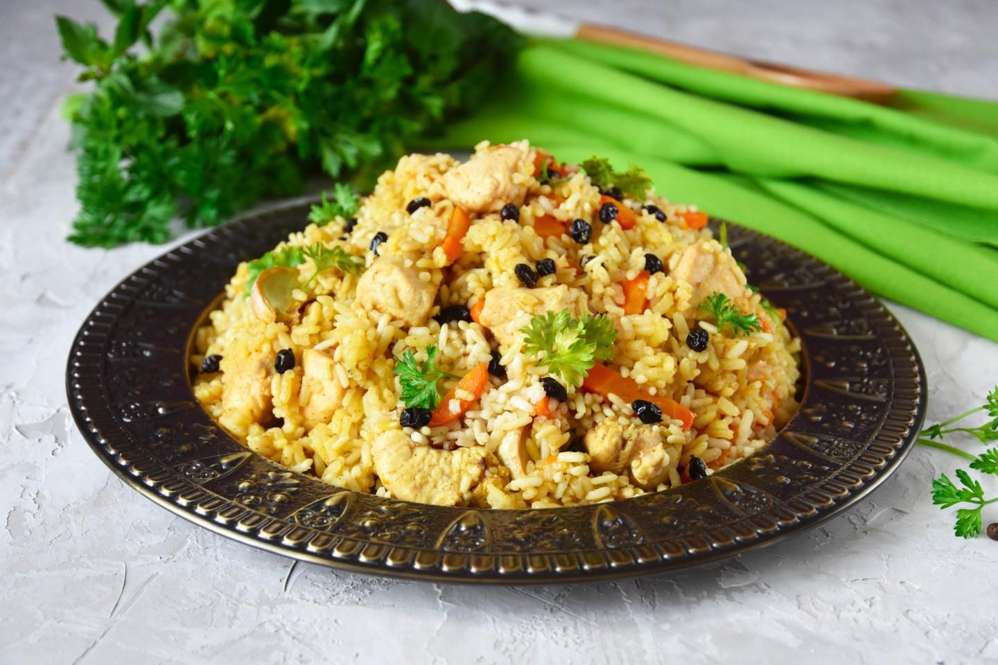 Шаг 10 приготовления Плов на плите в казане из курицы