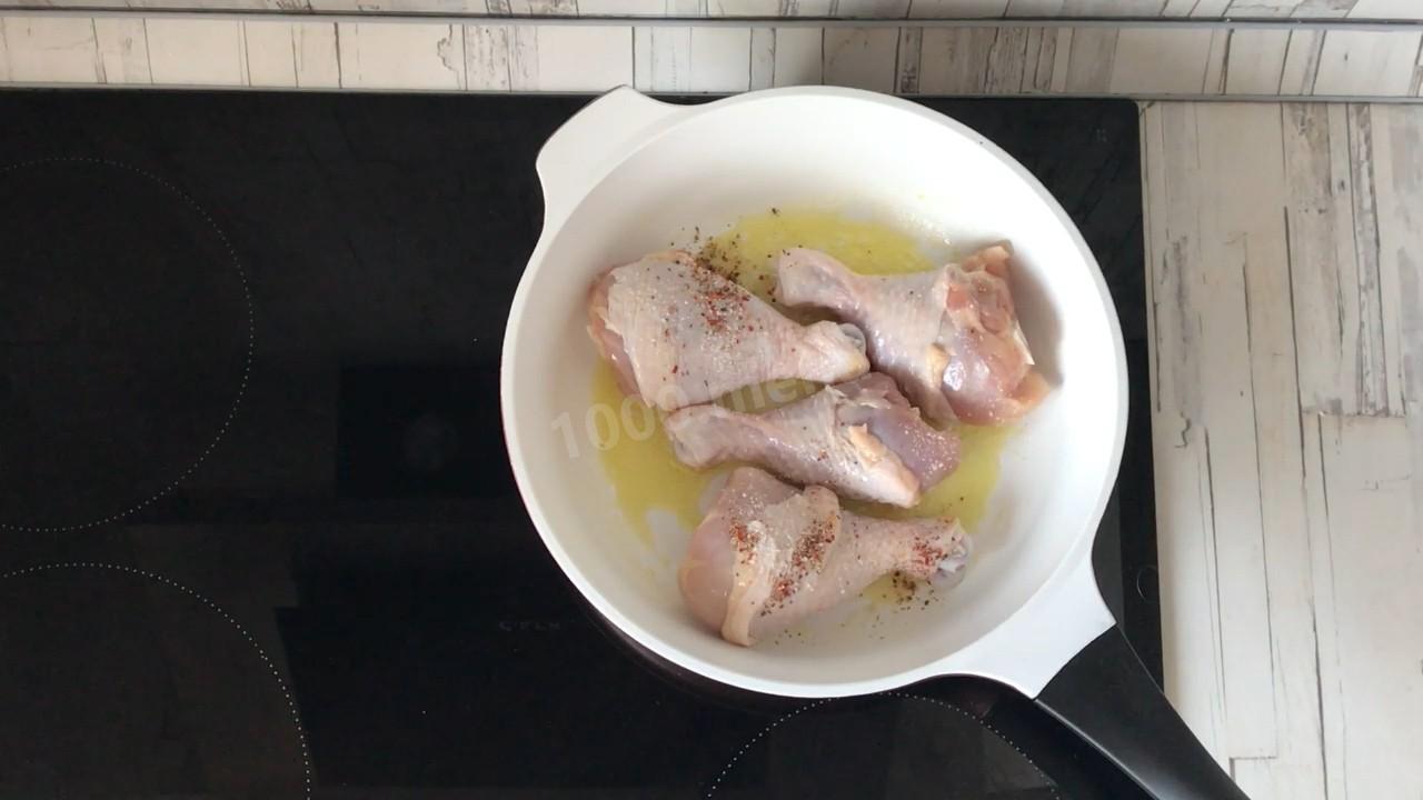 Шаг 3 приготовления Курица под соусом в духовке
