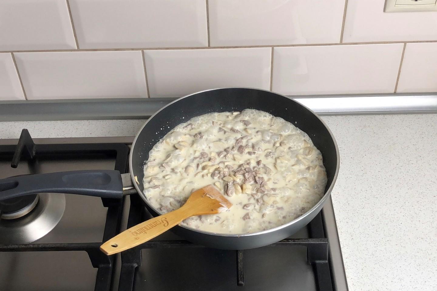 Шаг 11 приготовления Лазанья с курицей грибами и соусом бешамель