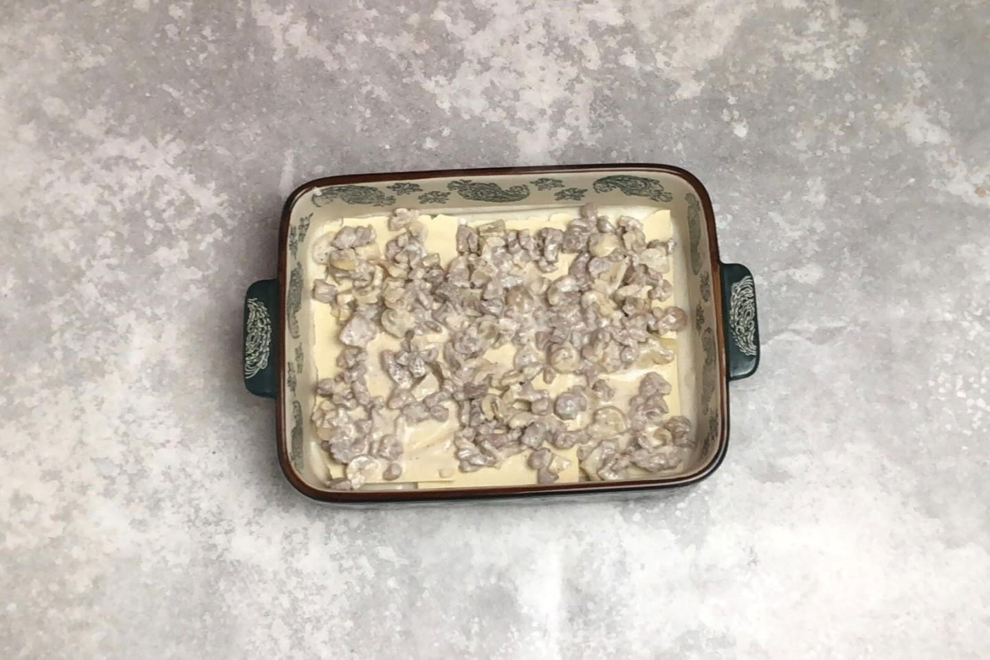 Шаг 15 приготовления Лазанья с курицей грибами и соусом бешамель