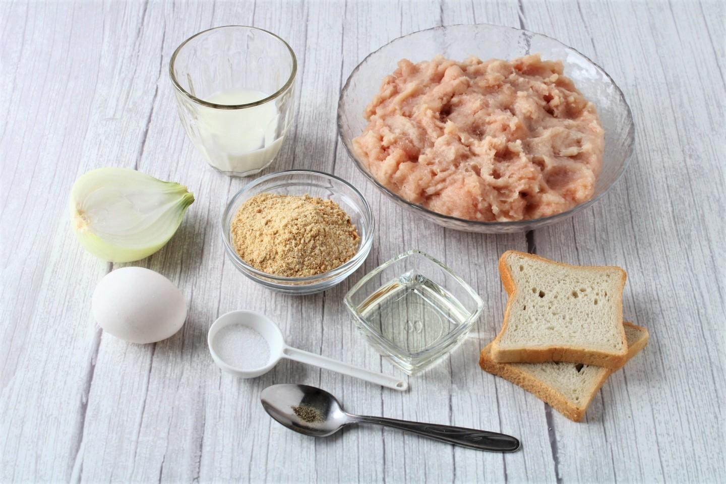 Шаг 1 приготовления Зразы куриные с сыром на сковороде