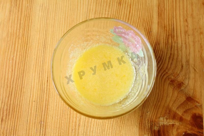 Шаг 3 приготовления Творожная запеканка с клубникой