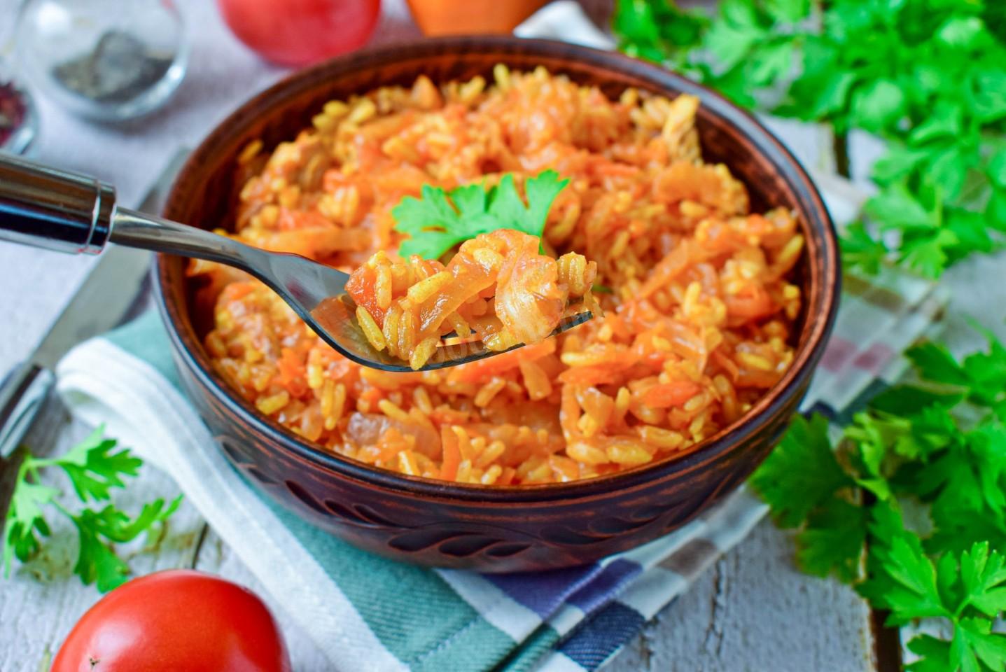 Шаг 9 приготовления Капуста с рисом и мясом тушеная на сковороде