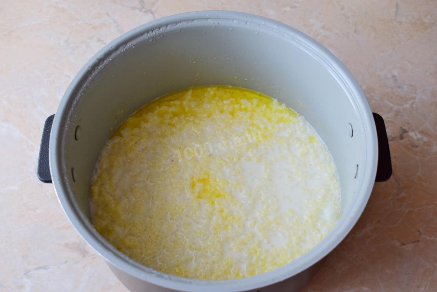 Шаг 7 приготовления Каша Дружба на молоке в мультиварке