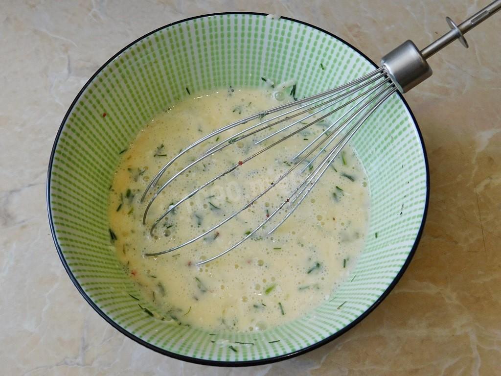 Шаг 5 приготовления Яичница с помидорами и сыром