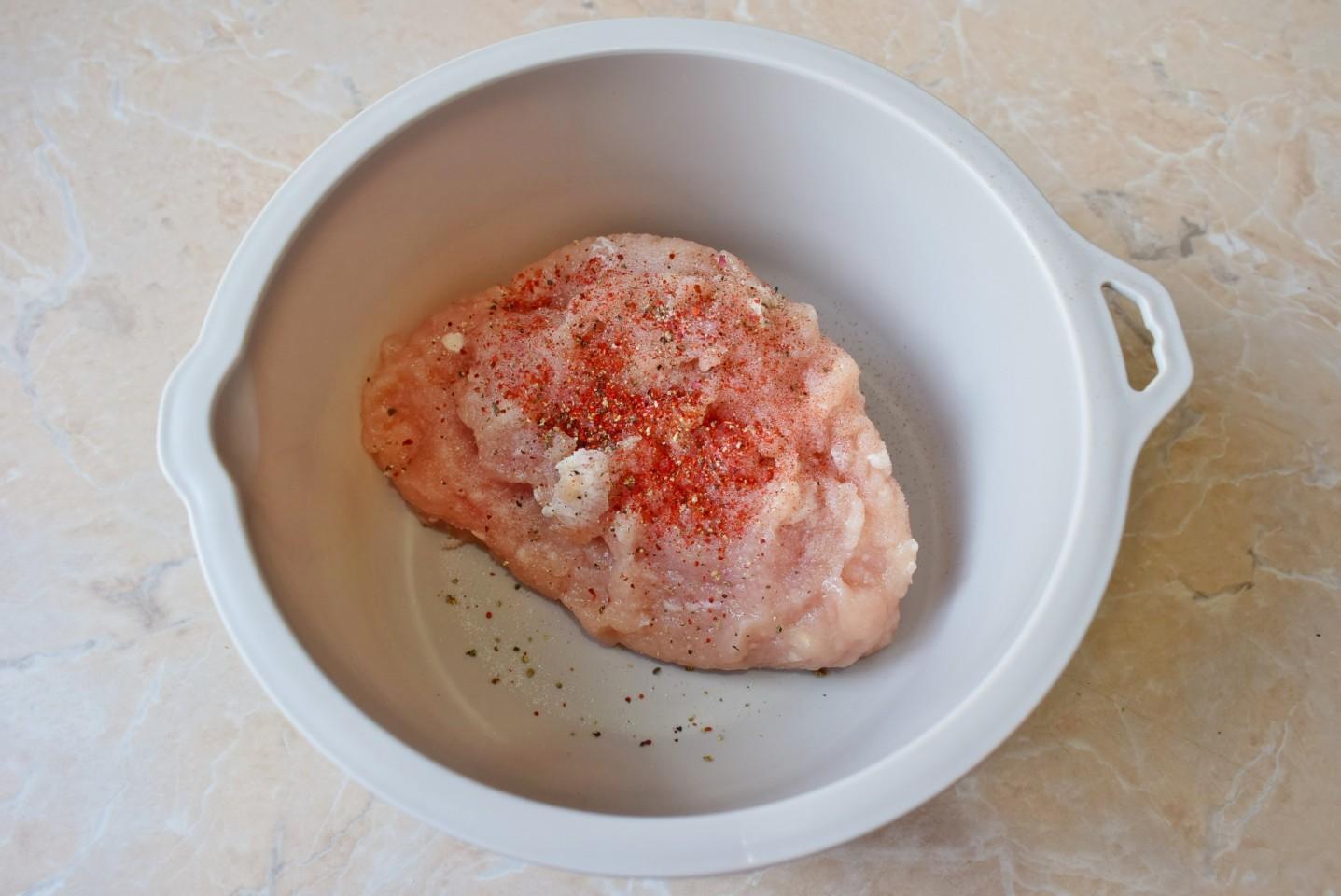 Шаг 2 приготовления Бризоль из курицы на сковороде