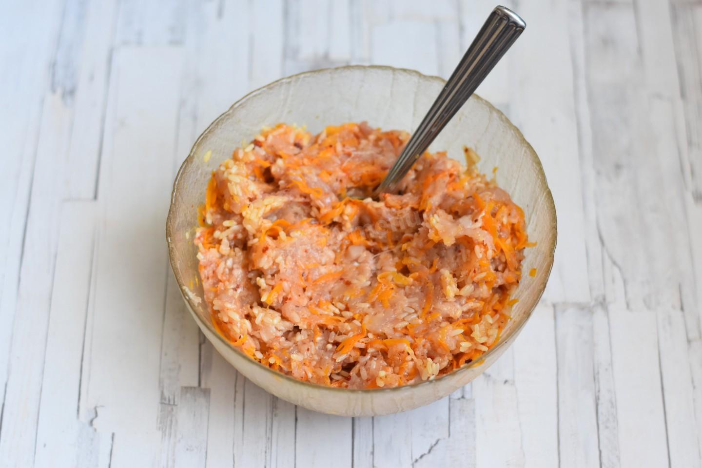 Шаг 12 приготовления Голубцы с куриным фаршем и рисом в кастрюле