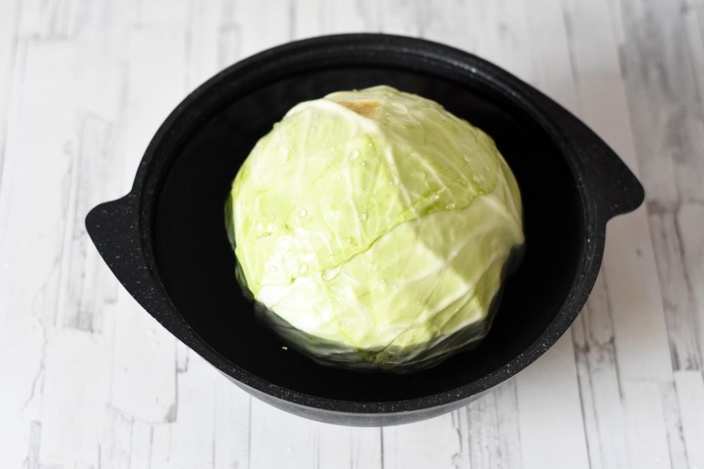 Шаг 2 приготовления Голубцы с куриным фаршем и рисом в кастрюле