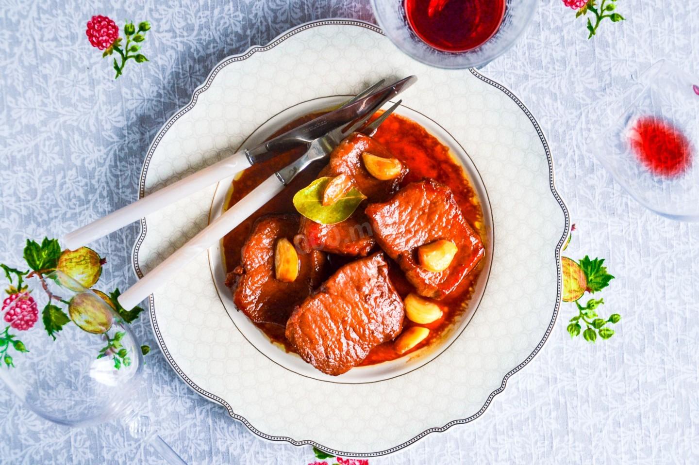 Обложка рецепта Мясо в вине красном