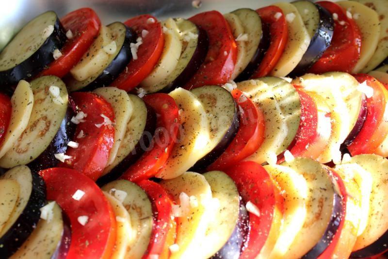 Шаг 5 приготовления Запеканка из баклажанов с помидорами и сыром в духовке