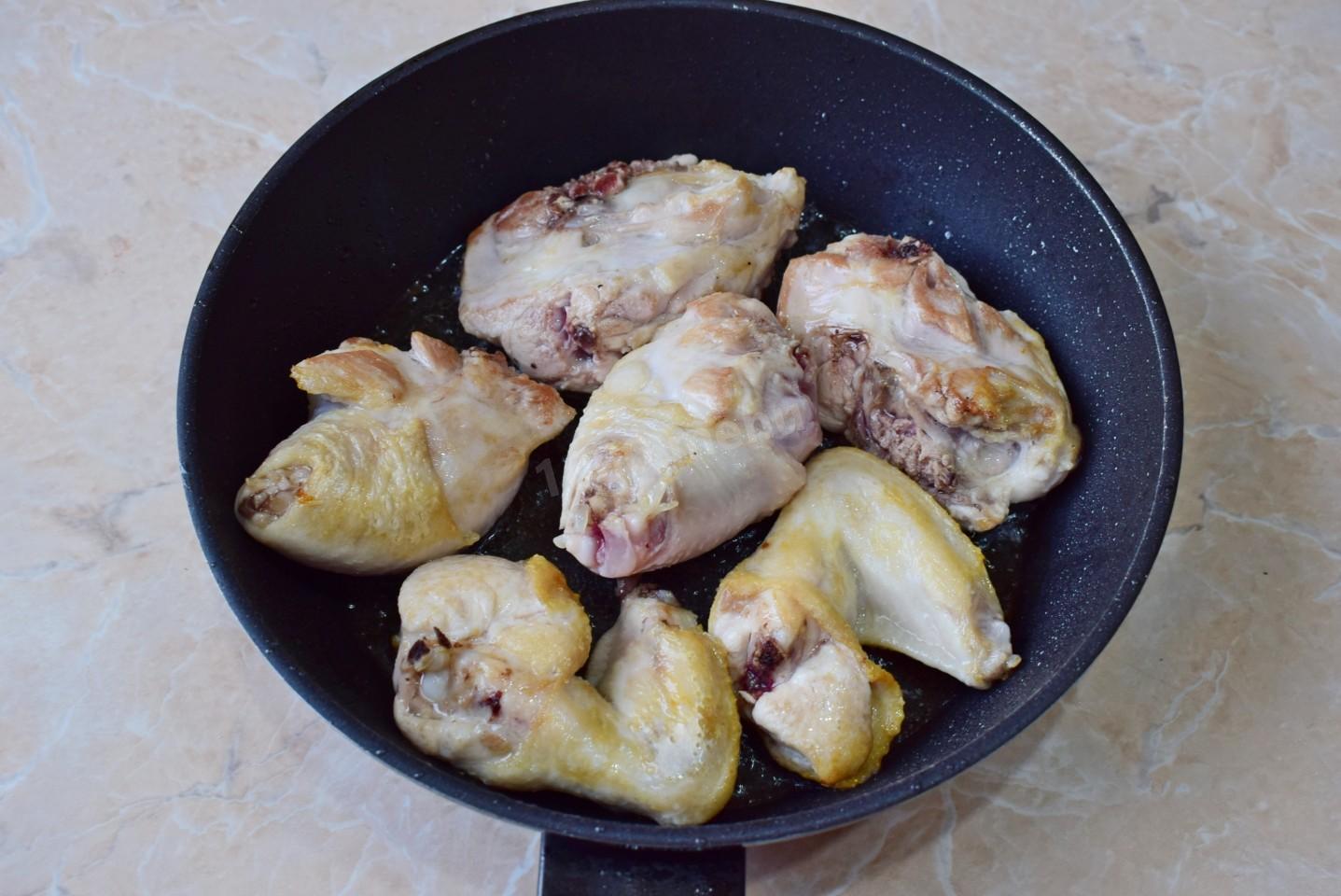 Шаг 2 приготовления Курица тушеная с картошкой в мультиварке