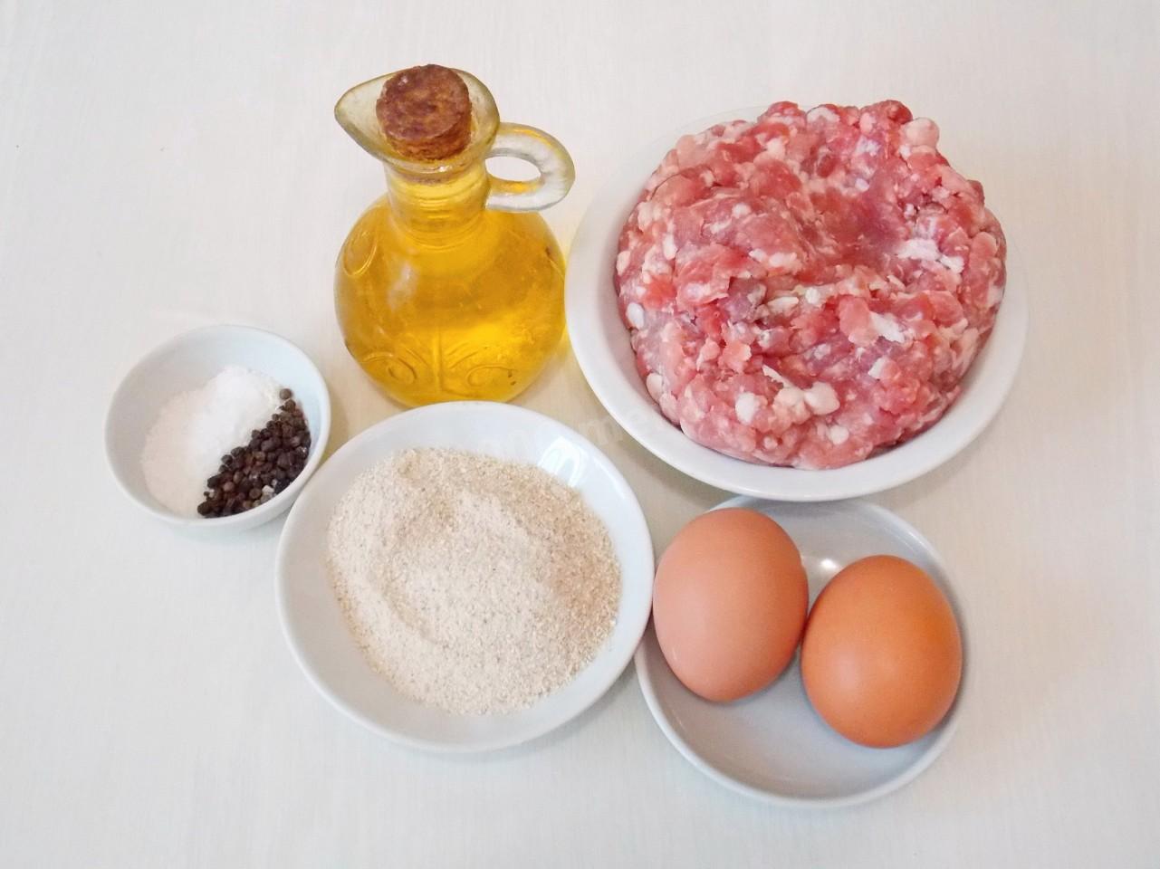 Шаг 1 приготовления Шницель из фарша на сковороде