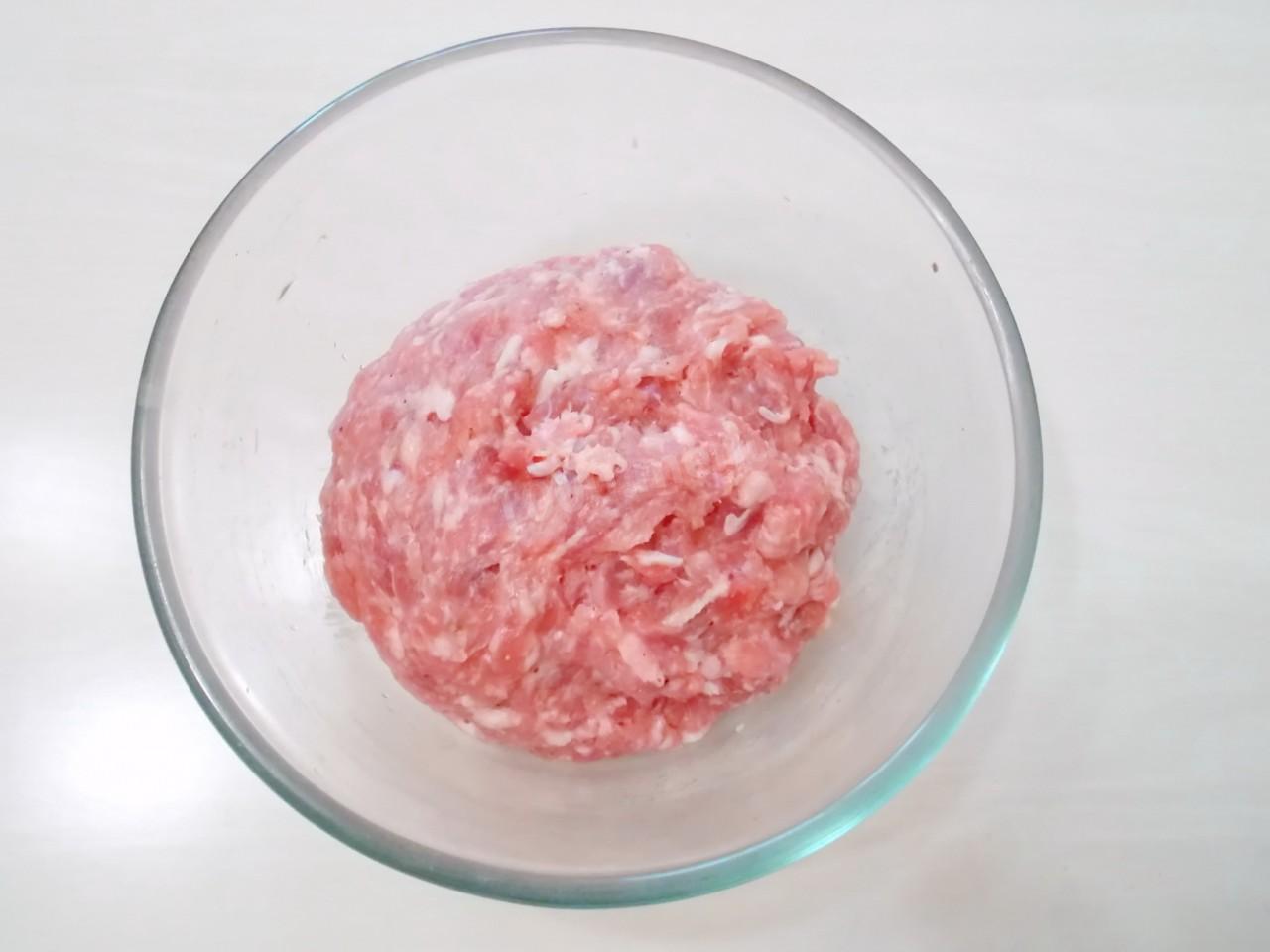 Шаг 3 приготовления Шницель из фарша на сковороде