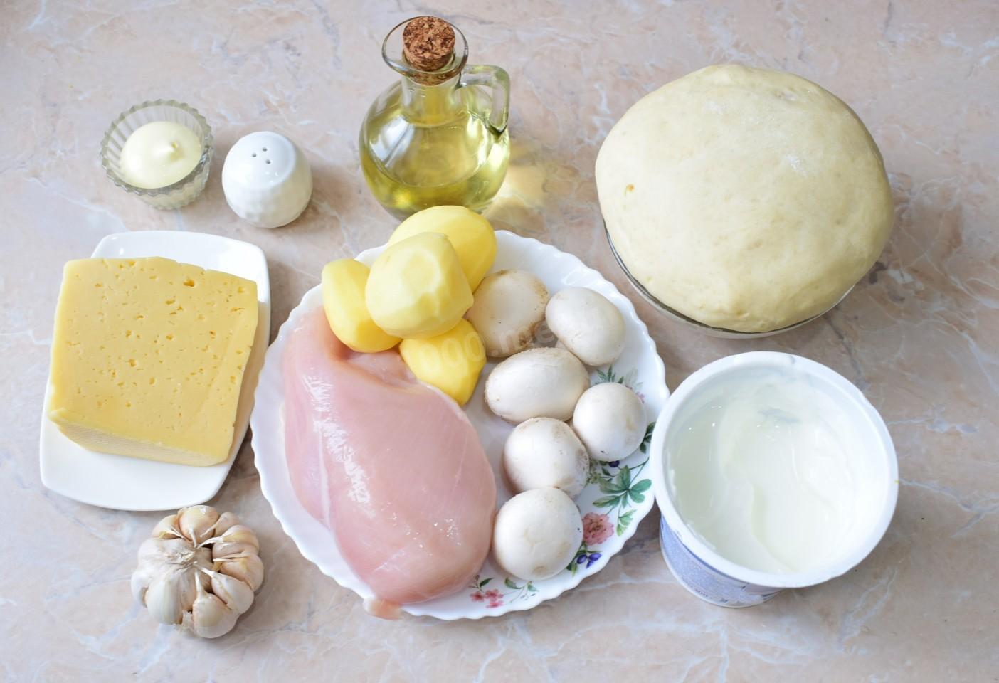 Шаг 1 приготовления Пицца деревенская с курицей закрытая