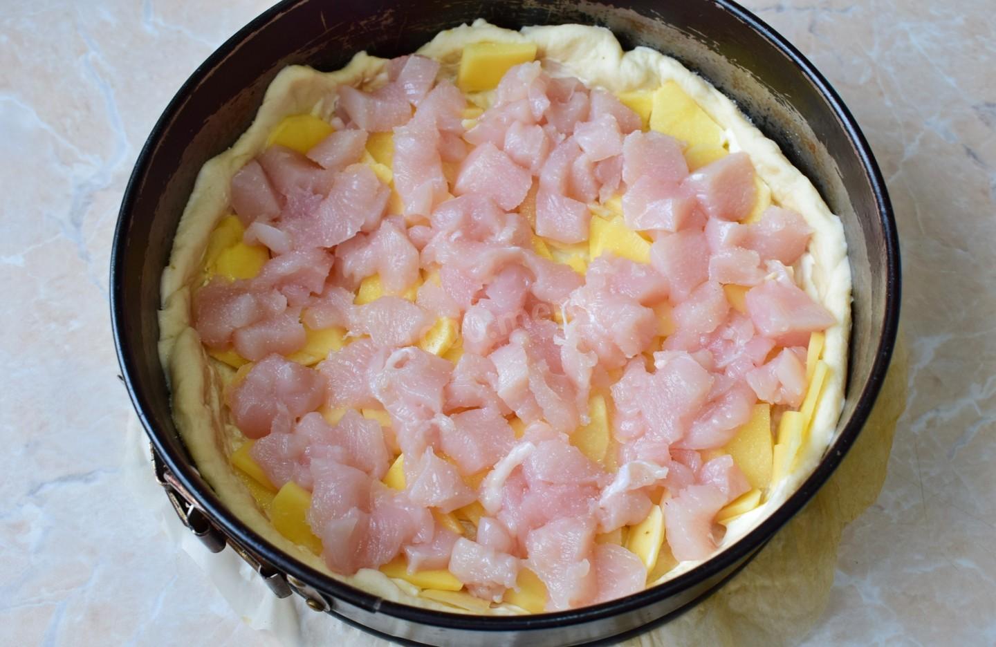 Шаг 7 приготовления Пицца деревенская с курицей закрытая