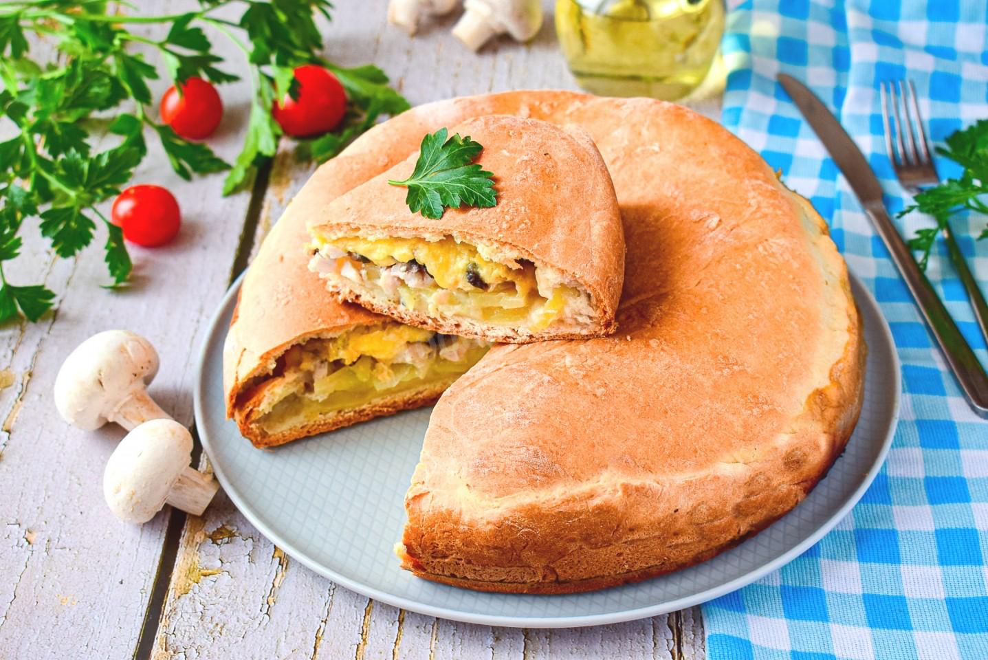 Обложка рецепта Пицца деревенская с курицей закрытая