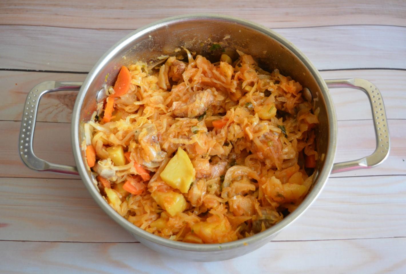 Шаг 9 приготовления Солянка с капустой картошкой и мясом