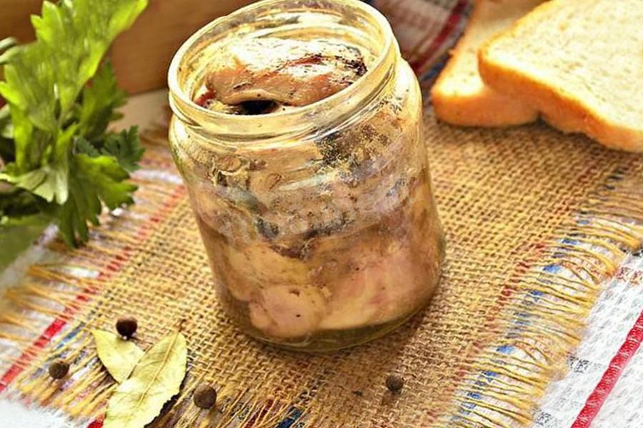 Обложка рецепта Тушенка из курицы в кастрюле