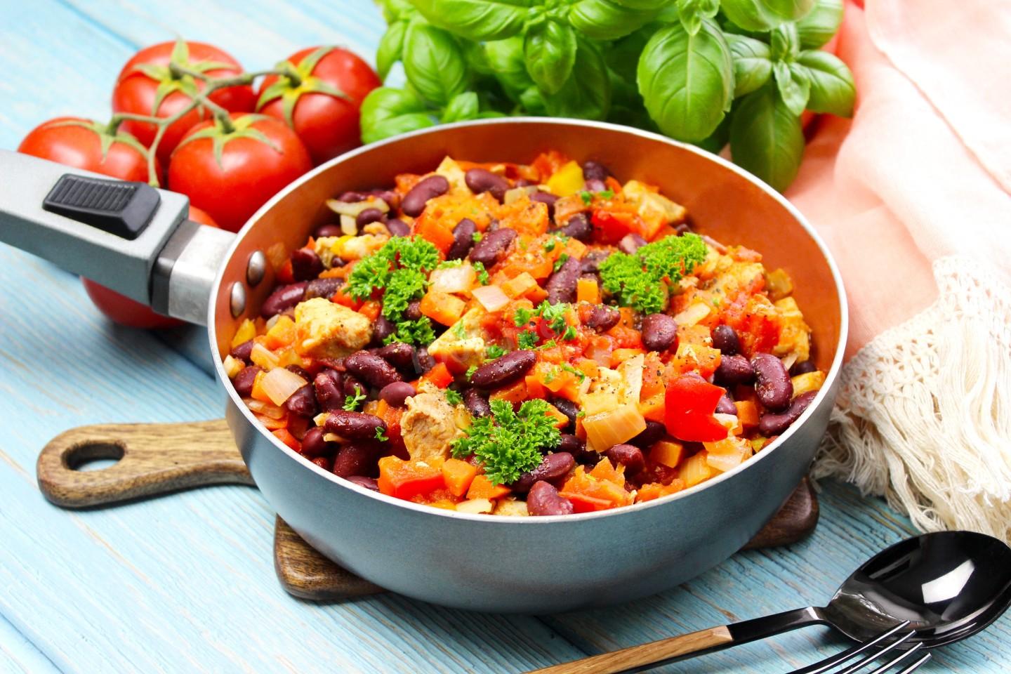 Обложка рецепта Красная фасоль с мясом тушеная