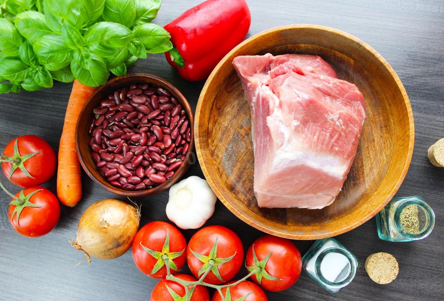 Шаг 1 приготовления Красная фасоль с мясом тушеная