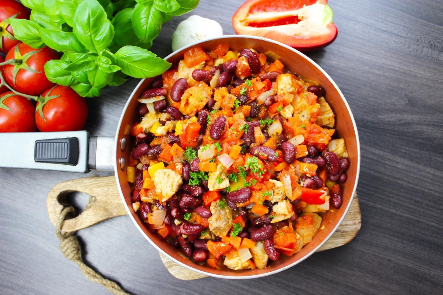 Шаг 11 приготовления Красная фасоль с мясом тушеная